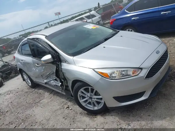 1FADP3F28HL227699 2017 FORD FOCUS - Image 1