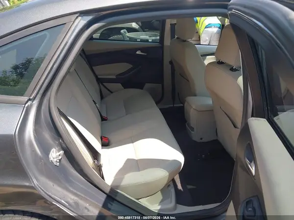 1FADP3F28HL247127 2017 FORD FOCUS - Image 8