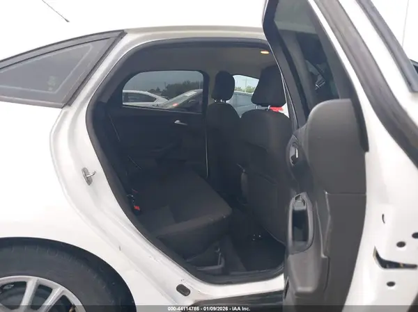 1FADP3F28HL303762 2017 FORD FOCUS - Image 8