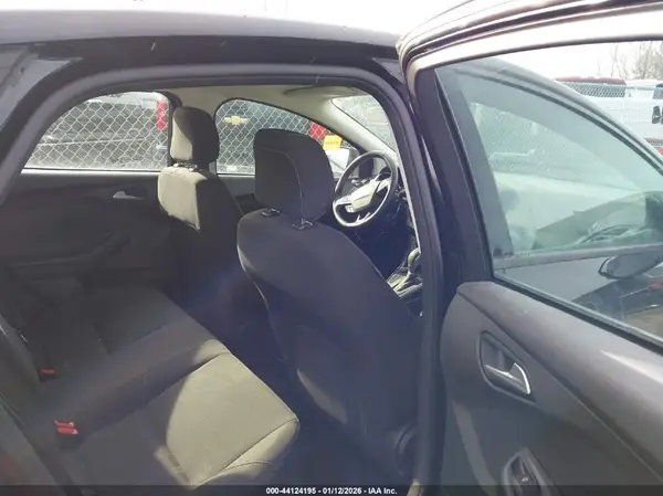 1FADP3F28JL203666 2018 FORD FOCUS - Image 8