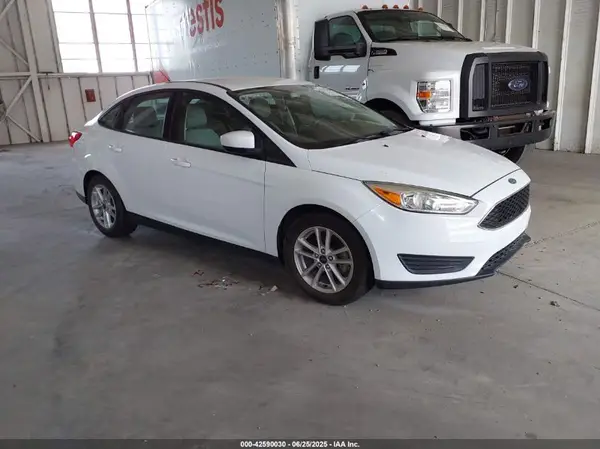 1FADP3F28JL212755 2018 FORD FOCUS - Image 1