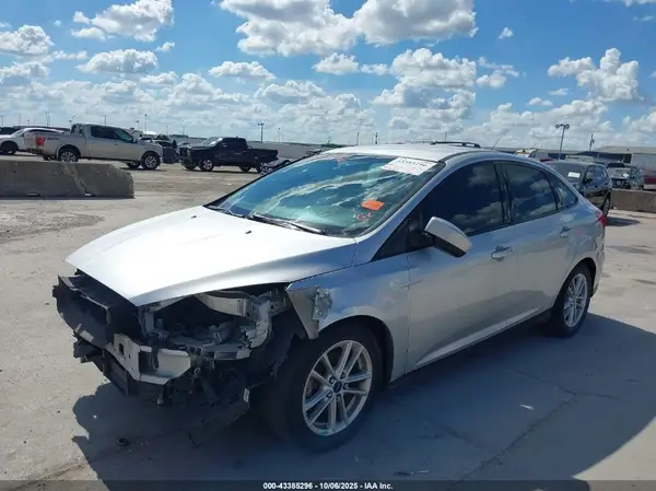 1FADP3F28JL268775 2018 FORD FOCUS - Image 2