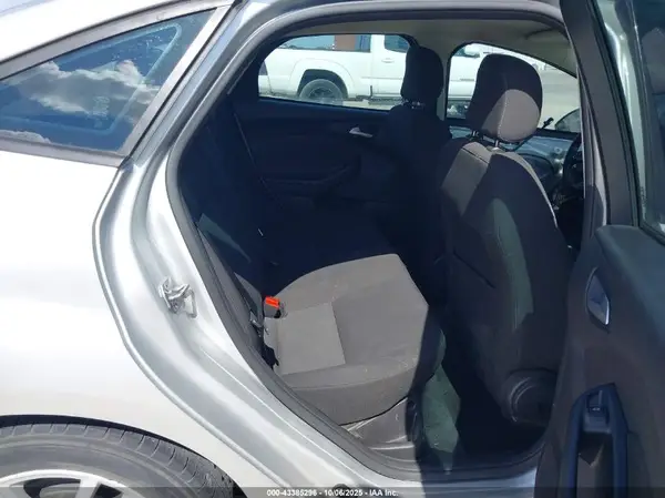 1FADP3F28JL268775 2018 FORD FOCUS - Image 8