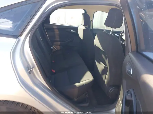 1FADP3F28JL277475 2018 FORD FOCUS - Image 8