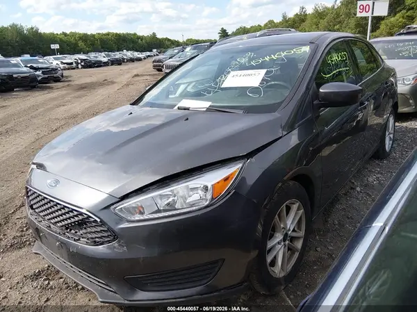 1FADP3F28JL279677 2018 FORD FOCUS - Image 2