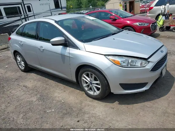 1FADP3F28JL318221 2018 FORD FOCUS - Image 1