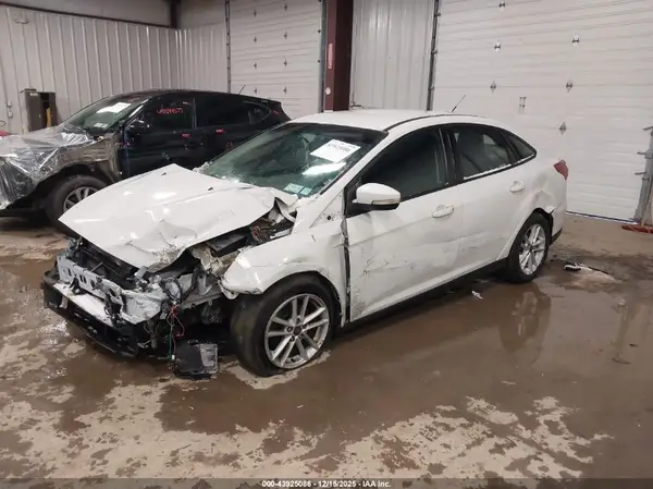 1FADP3F29HL317928 2017 FORD FOCUS - Image 2