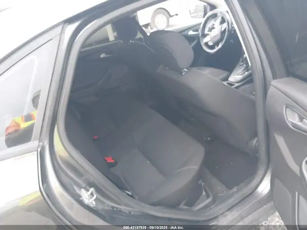1FADP3F29JL240516 2018 FORD FOCUS - Image 8