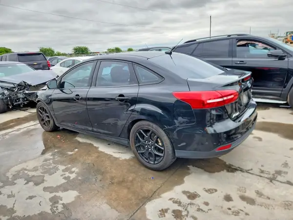 1FADP3F2XGL369003 2016 FORD FOCUS - Image 2