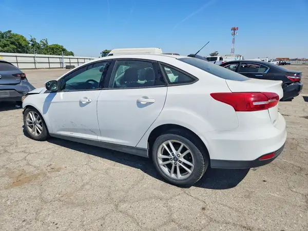 1FADP3F2XHL218003 2017 FORD FOCUS - Image 2