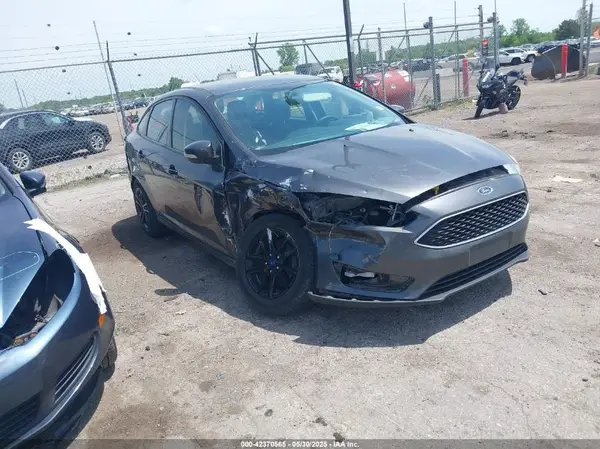 1FADP3F2XHL235013 2017 FORD FOCUS - Image 1
