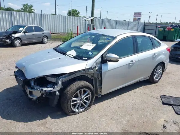 1FADP3F2XHL256136 2017 FORD FOCUS - Image 2