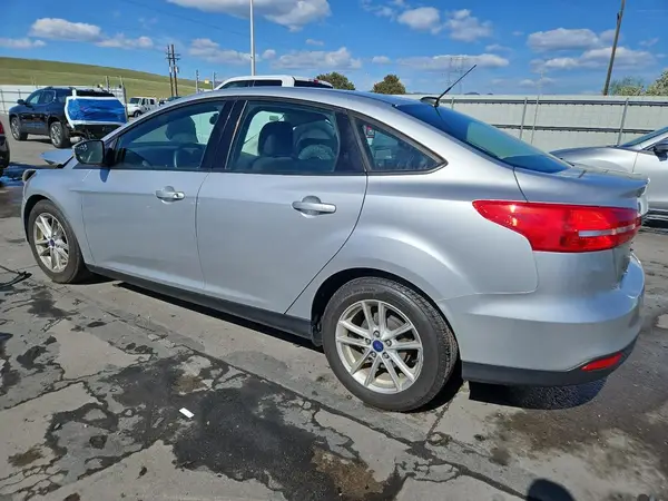 1FADP3F2XHL277097 2017 FORD FOCUS - Image 2