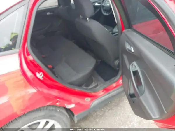 1FADP3F2XHL279030 2017 FORD FOCUS - Image 8