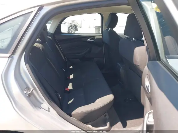 1FADP3F2XHL308915 2017 FORD FOCUS - Image 8