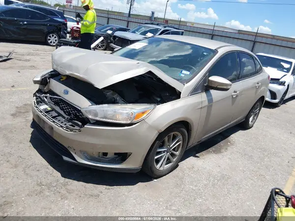 1FADP3F2XHL327447 2017 FORD FOCUS - Image 2