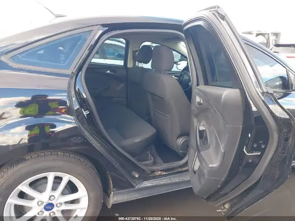 1FADP3F2XHL334589 2017 FORD FOCUS - Image 8