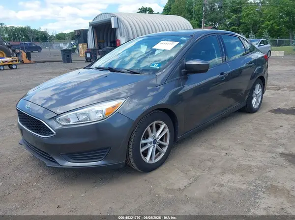 1FADP3F2XJL228262 2018 FORD FOCUS - Image 2