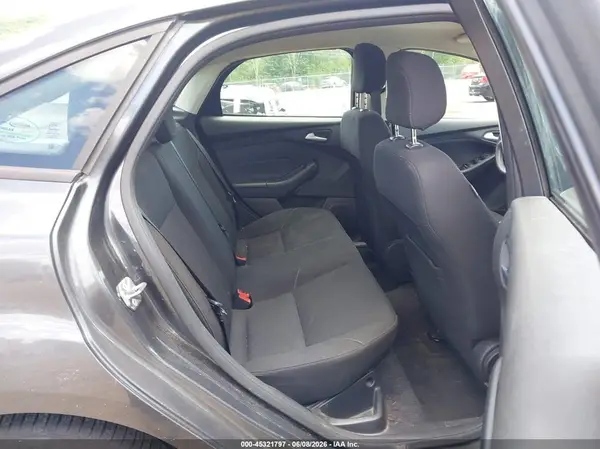 1FADP3F2XJL228262 2018 FORD FOCUS - Image 8