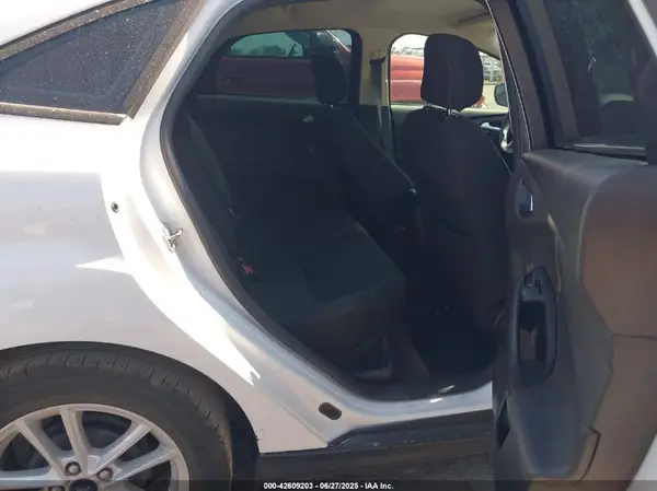 1FADP3F2XJL250665 2018 FORD FOCUS - Image 8
