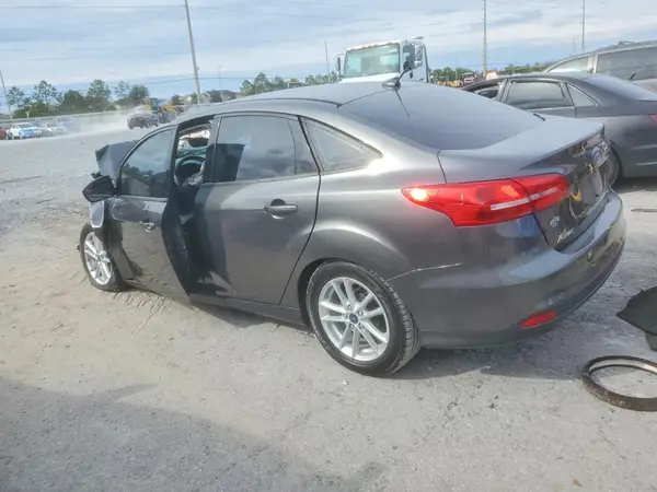 1FADP3F2XJL256322 2018 FORD FOCUS - Image 2