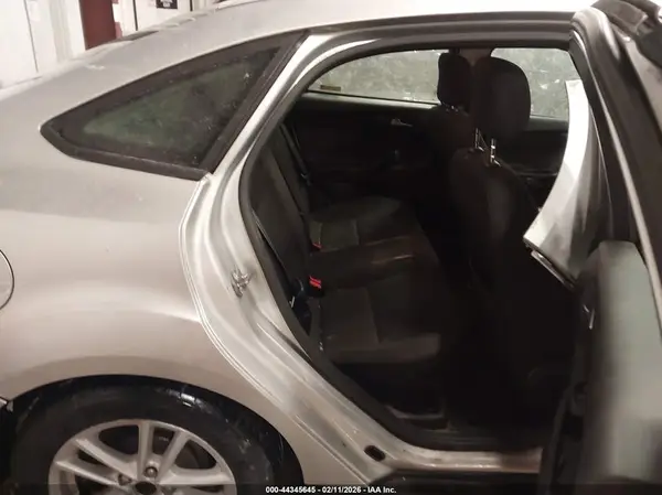 1FADP3F2XJL261973 2018 FORD FOCUS - Image 8