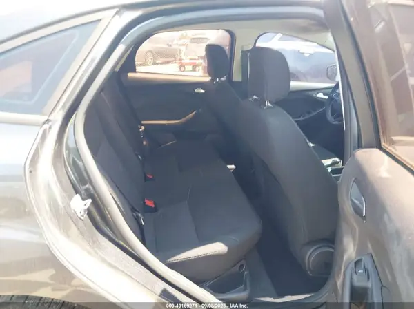 1FADP3F2XJL275257 2018 FORD FOCUS - Image 8