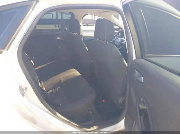 1FADP3F2XJL276733 2018 FORD FOCUS - Image 8