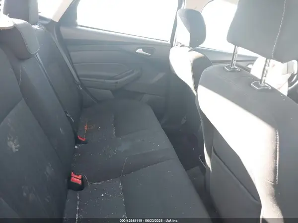 1FADP3F2XJL300061 2018 FORD FOCUS - Image 8