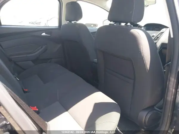 1FADP3F2XJL305471 2018 FORD FOCUS - Image 8