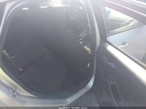 1FADP3F2XJL327616 2018 FORD FOCUS - Image 8