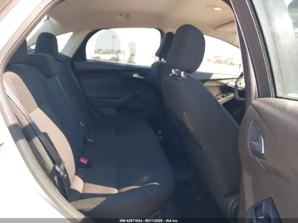 1FADP3FE0GL293270 2016 FORD FOCUS - Image 8