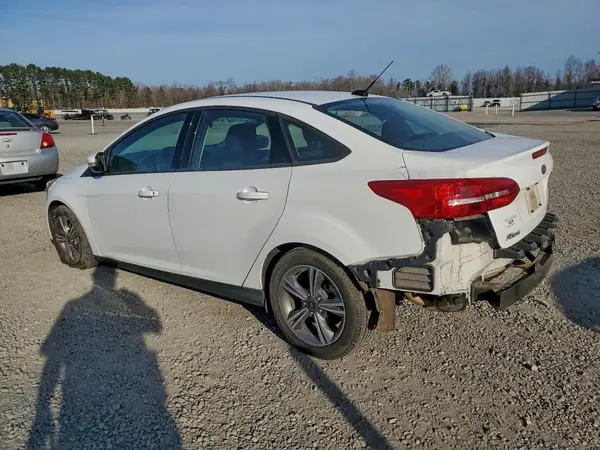 1FADP3FE0HL281752 2017 FORD FOCUS - Image 2