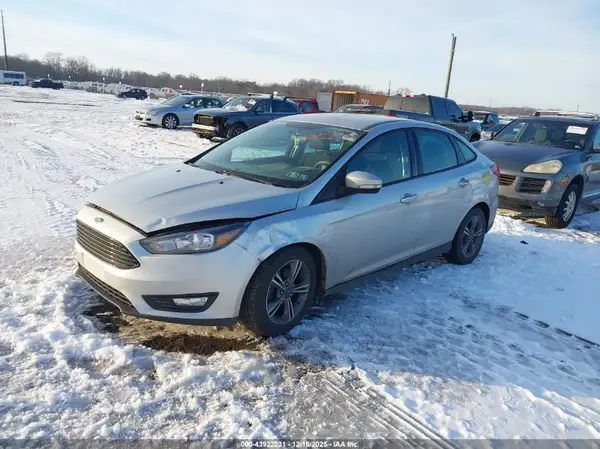 1FADP3FE0HL301529 2017 FORD FOCUS - Image 2