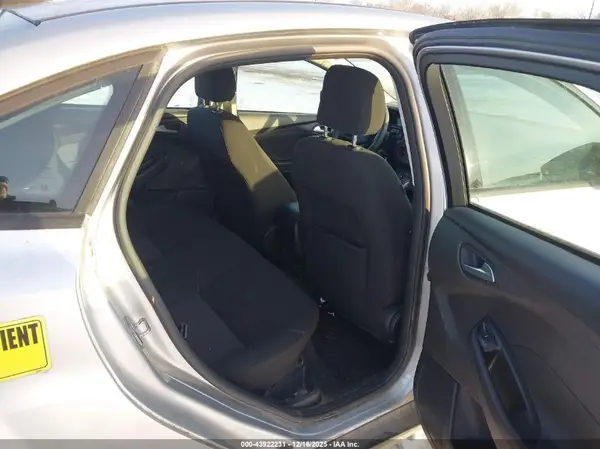 1FADP3FE0HL301529 2017 FORD FOCUS - Image 8