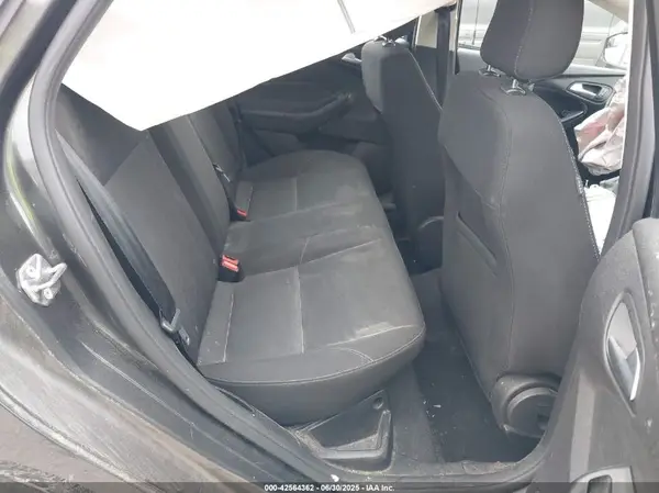 1FADP3FE0JL268070 2018 FORD FOCUS - Image 8