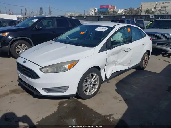 1FADP3FE0JL322905 2018 FORD FOCUS - Image 2