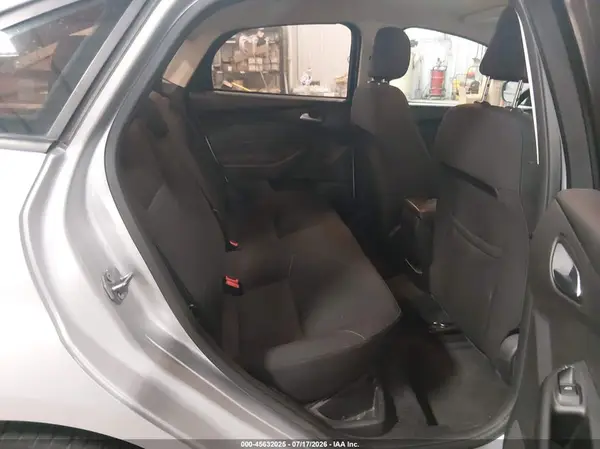 1FADP3FE0JL325559 2018 FORD FOCUS - Image 8
