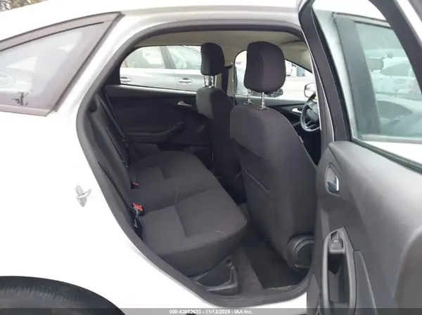 1FADP3FE0JL331278 2018 FORD FOCUS - Image 8