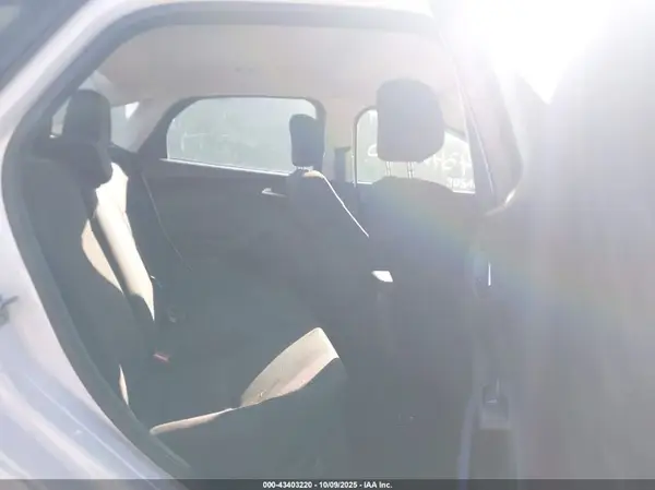 1FADP3FE1JL203647 2018 FORD FOCUS - Image 8