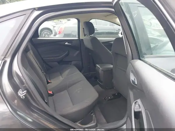 1FADP3FE1JL224210 2018 FORD FOCUS - Image 8