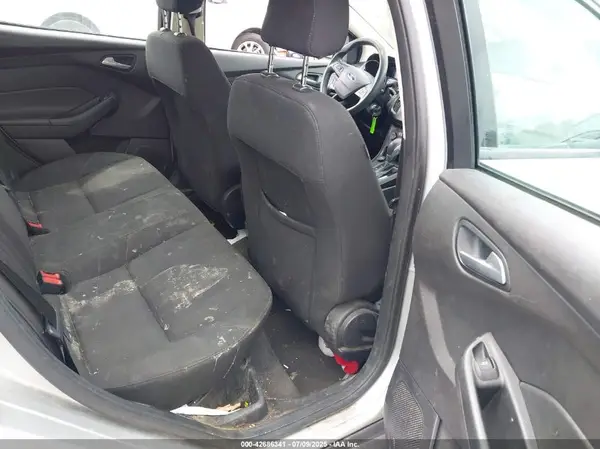 1FADP3FE1JL235501 2018 FORD FOCUS - Image 8