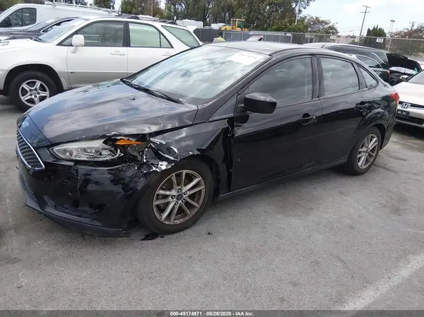 1FADP3FE1JL235756 2018 FORD FOCUS - Image 2