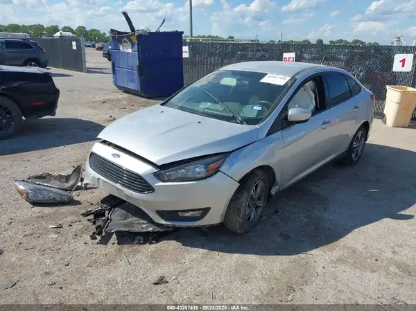 1FADP3FE1JL258938 2018 FORD FOCUS - Image 2