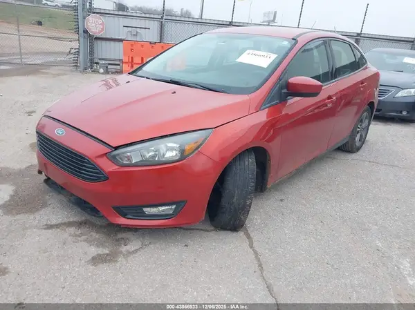 1FADP3FE1JL265260 2018 FORD FOCUS - Image 2