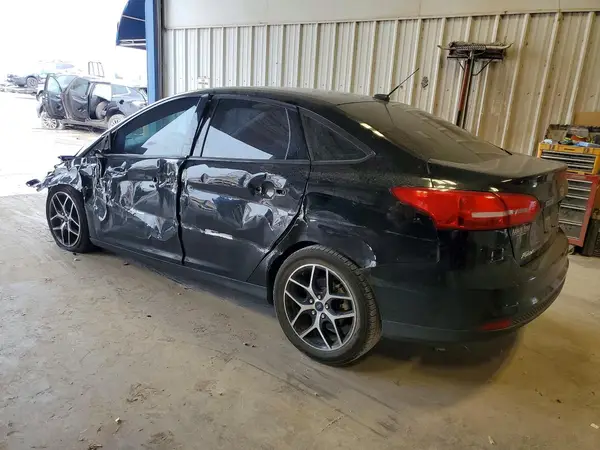 1FADP3FE1JL282513 2018 FORD FOCUS - Image 2
