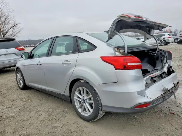1FADP3FE1JL286593 2018 FORD FOCUS - Image 2