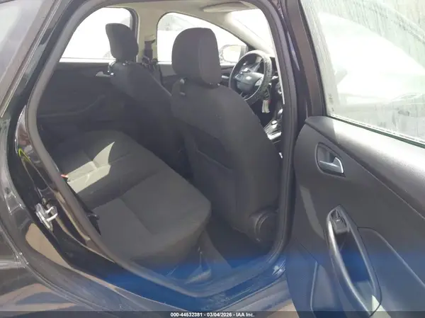 1FADP3FE2JL210669 2018 FORD FOCUS - Image 8