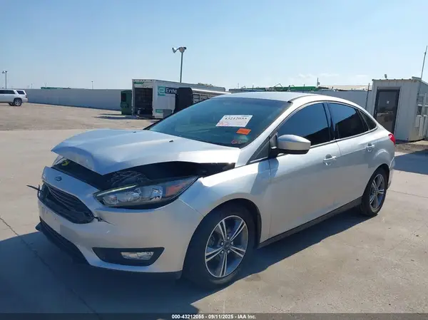 1FADP3FE2JL222983 2018 FORD FOCUS - Image 2
