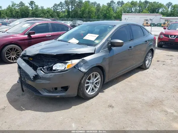 1FADP3FE2JL227679 2018 FORD FOCUS - Image 2